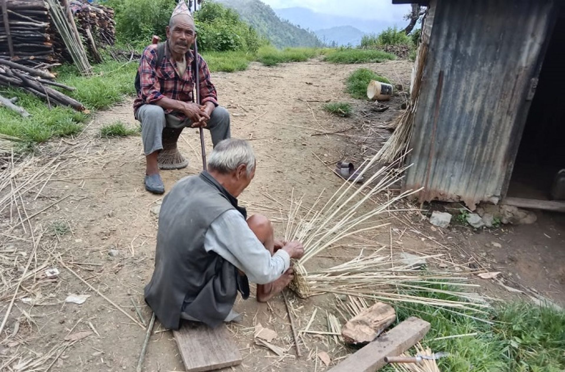 संरक्षणको अभावमा लोप हुँदै थुन्से बुन्ने पेसा